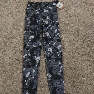 The North Face Black and Gray Camouflage Leggings